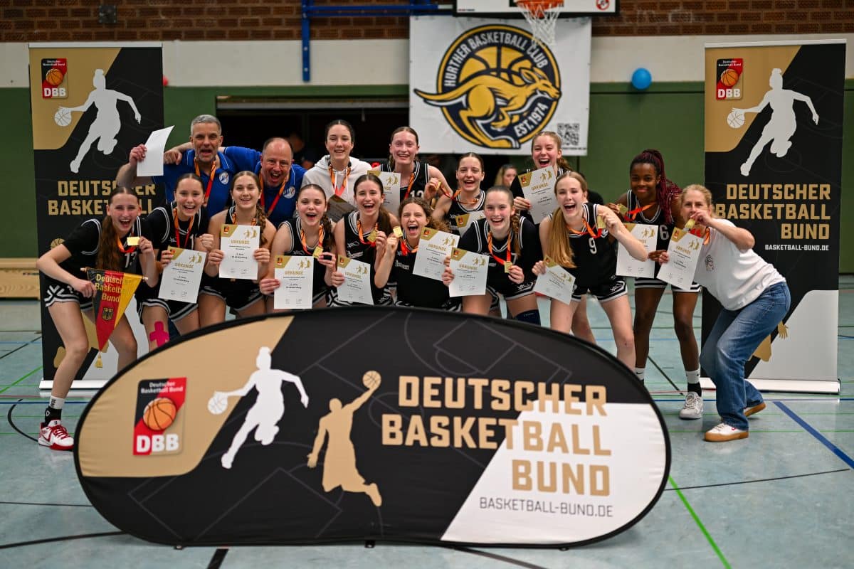 Deutsche Meisterschaft der U16-Juniorinnen - Finale - USC Freiburg vs TG Würzburg am 01.06.2025 in der Sporthalle des Ernst-Mach-Gymnasiums in Köln-Hürth (Nordrhein-Westfalen)