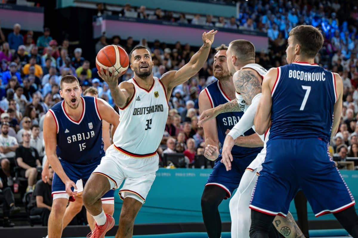 Olympische Spiele Paris 2024
Basketball Paris 10.08.2024
Spiel um Platz 3
Bronzemedaillenspiel
Spiel um Bronze
Herren Männer
Deutschland (GER) - Serbien (SRB)
Johannes Thiemann (Deutschland, No.32)
Nikola Jokic (Serbien, No.15)
Nikola Milutinov (Serbien, No.33)
Foto: Tilo Wiedensohler/camera4